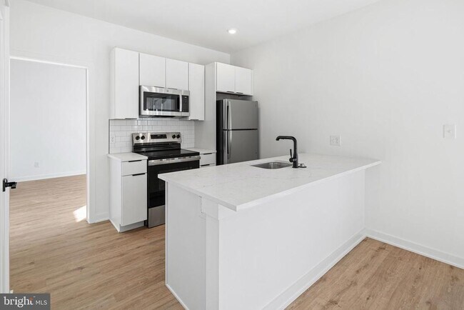 Foto del edificio - 701-7 Cecil B. Moore Ave