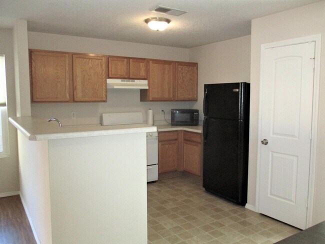Building Photo - 11204 Whimbrel Ct SW