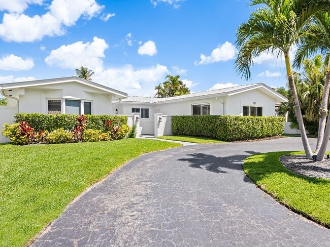 Photo - Coastal Elegance Awaits! Stunning 5-Bedroom Home in Prime Fort Lauderdale Location