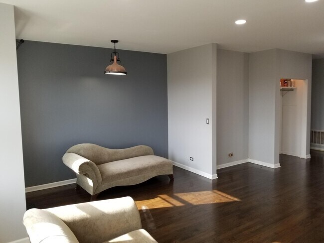 Open Living / Dining - 4346 S Lake Park Ave
