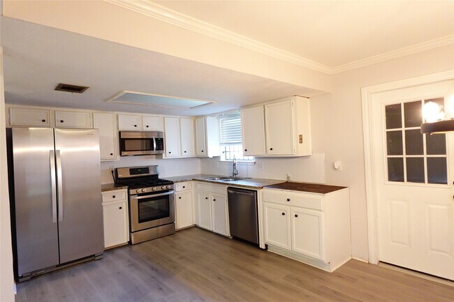 Foto del edificio - 11115 BurningBush Ln
