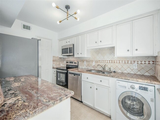 Building Photo - 6440 Olympia Dr