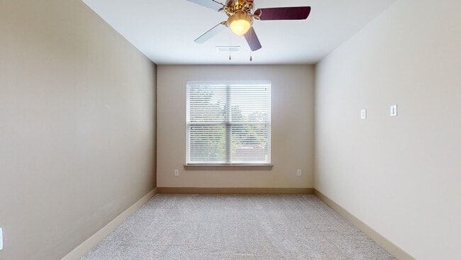 Interior Photo - Domain College Park