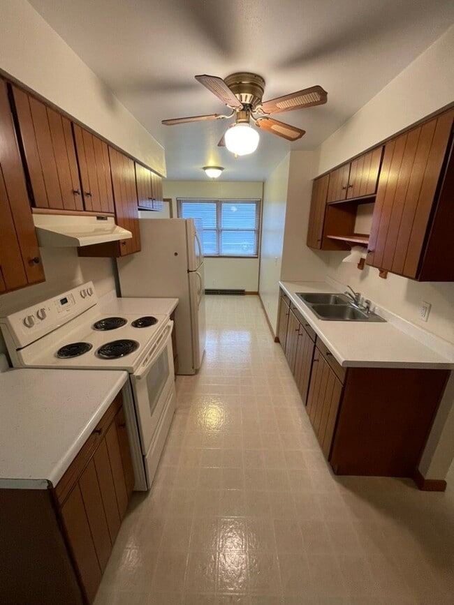 Building Photo - 2933 Leslie Ln