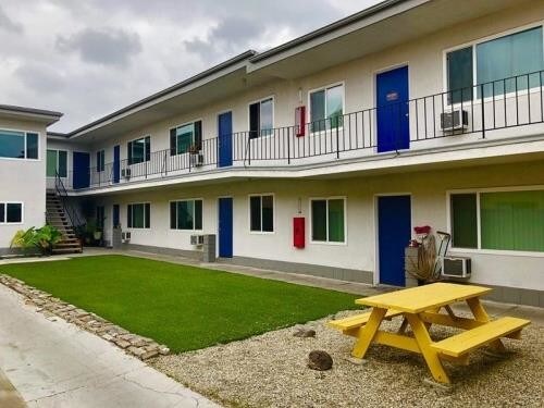 Foto del edificio - 7825 Duchess Drive