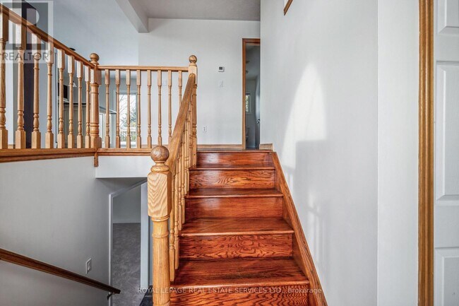 Building Photo - 82 Whitlaw Way