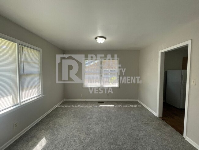 Building Photo - 2970 Malibu Dr