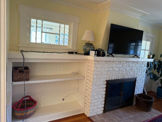 Building Photo - 588 S 15th St