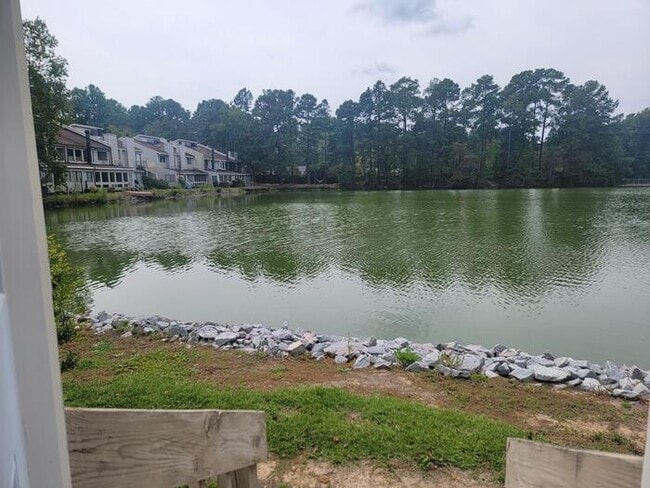 Building Photo - Waterfront Townhouse