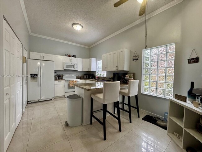 Foto del edificio - 16137 Emerald Cove Rd