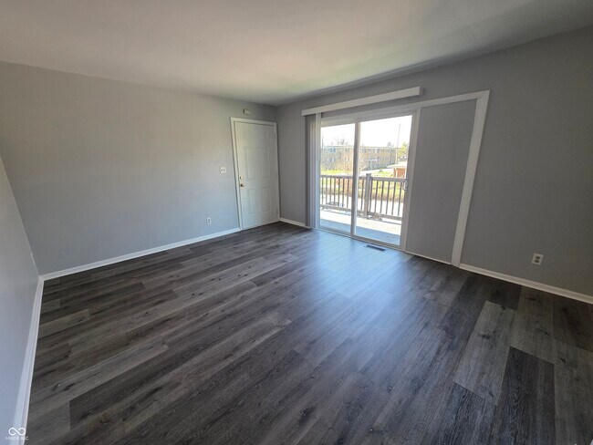 Foto del edificio - 6262 Eastridge Dr