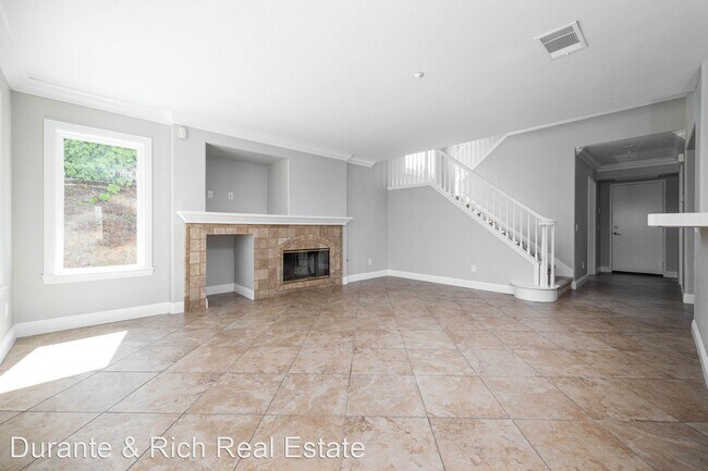 Building Photo - 4 br, 2.5 bath House - 2463 Pointe Parkway