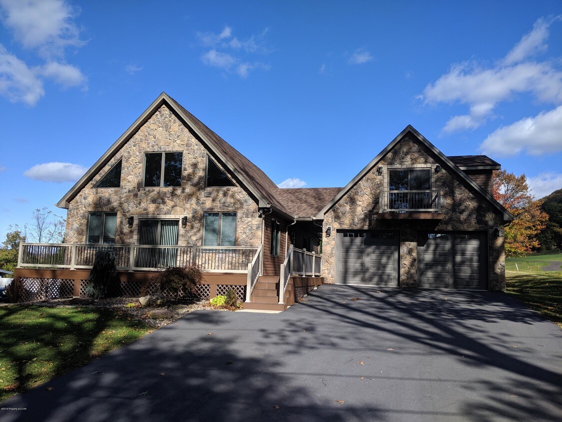38 Country Club Ln, Sugarloaf, PA 18249 House for Rent in Sugarloaf