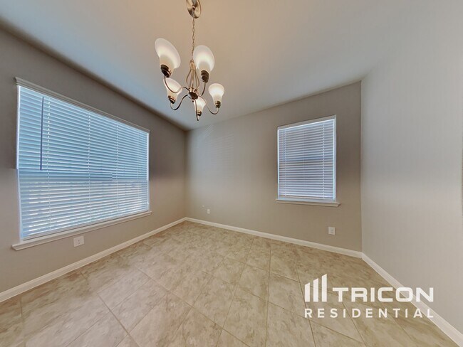 Building Photo - 116 Thorton Vine Dr