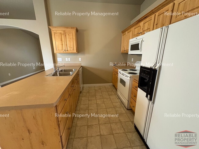 Foto del edificio - 1213 Cornerstone Dr