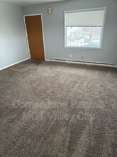 Building Photo - 807 3rd St SW