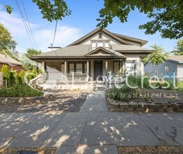 Building Photo - 309 E Sumach St