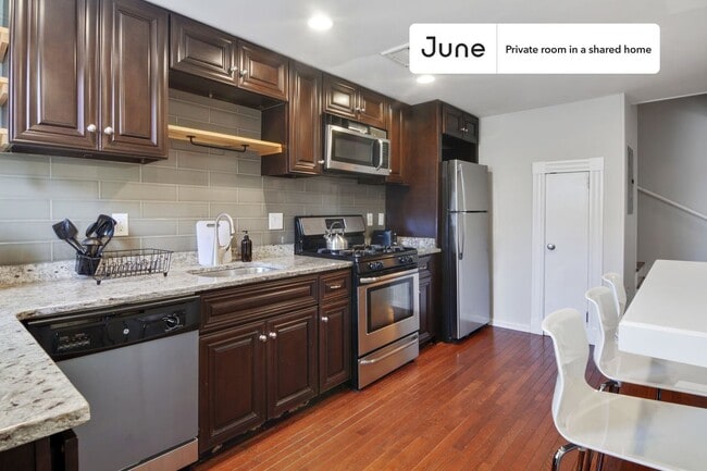 Building Photo - Room in Shared 7 bed/2 bath home in Allston