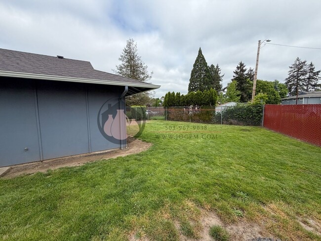 Foto del edificio - Salem 3BR with AC in Every Room! | 2-Car Garage & Fenced Yard