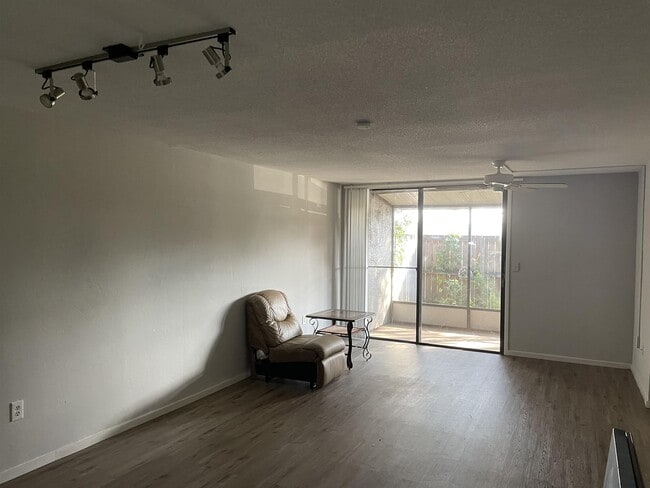 Building Photo - 717 SW 75th St