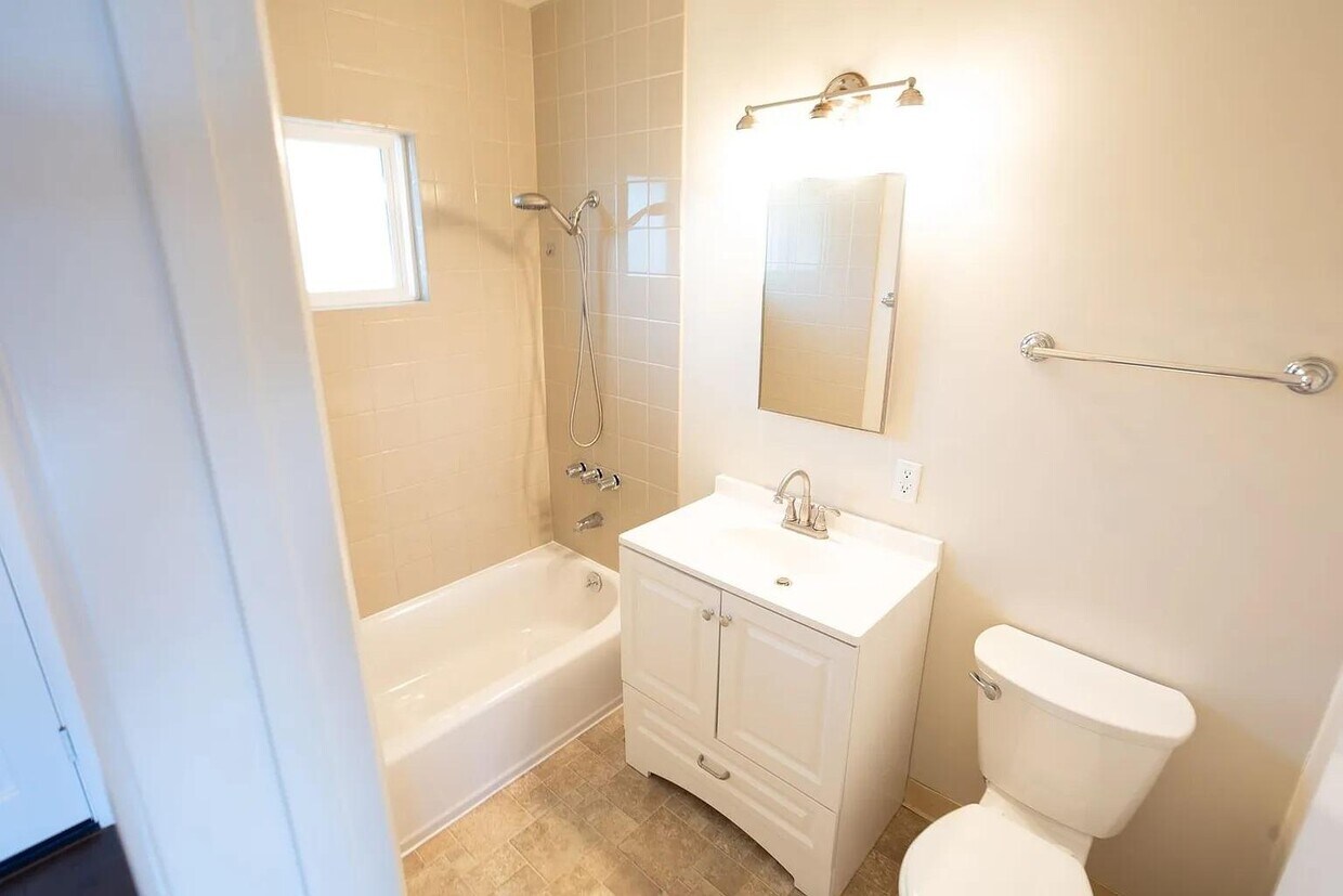 Foto principal - 1035 Cliff Dr