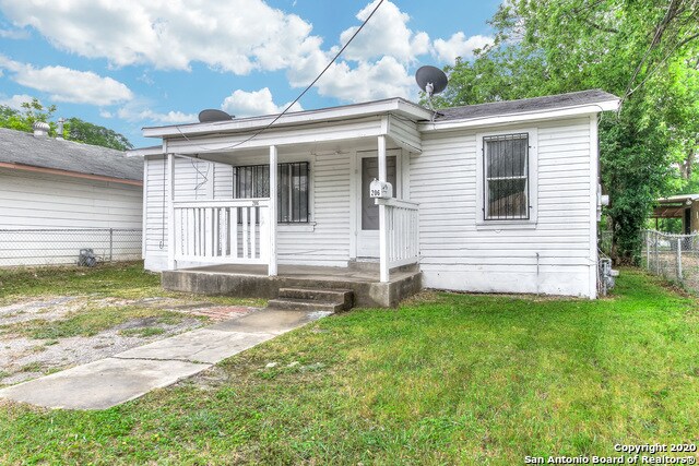 Building Photo - 206 Castroville Rd