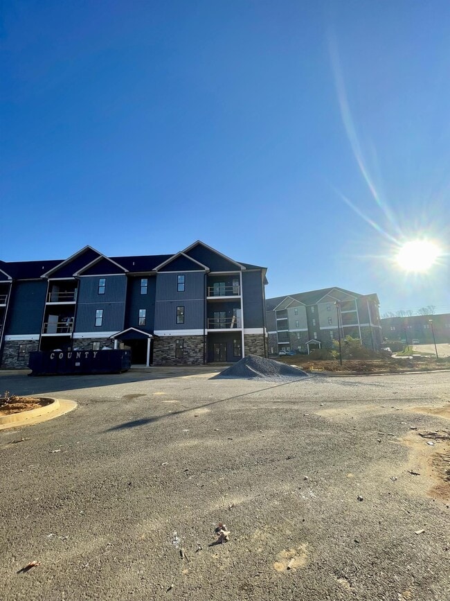 318 English Commons Dr Unit 207, Lynchburg, VA 24501 Room for Rent in