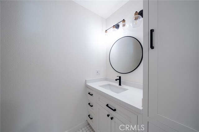 Foto del edificio - 4040 Via Marisol