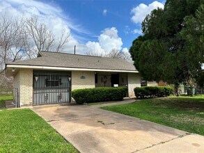 Building Photo - 10859 Fairland Dr