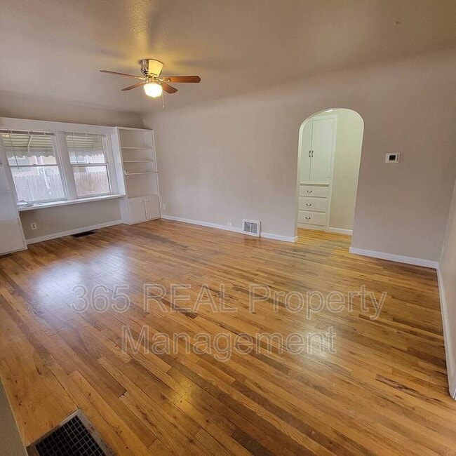 Foto del edificio - 807 24th Ave