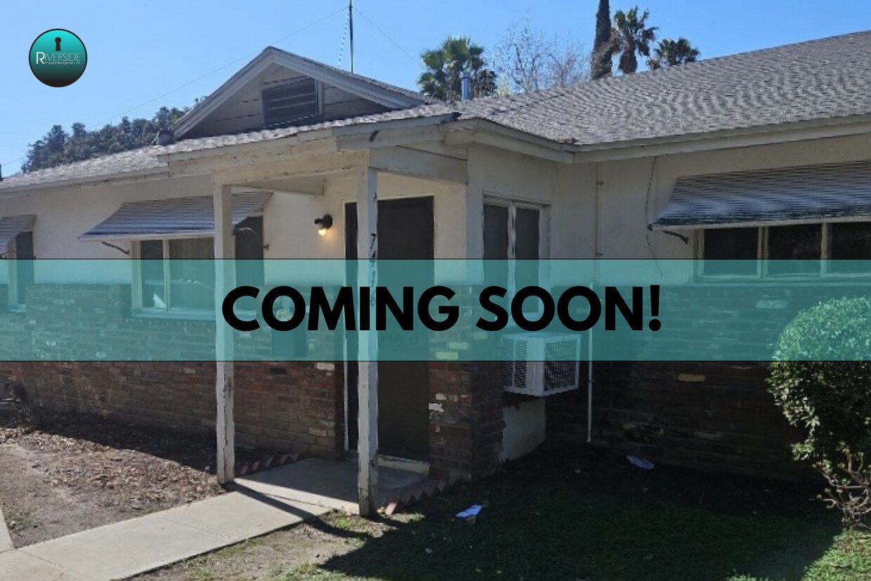 This centrally located Riverside duplex will go fast!! - This centrally located Riverside duplex will go fast!!