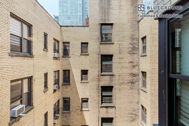 Building Photo - 340 E 52nd St