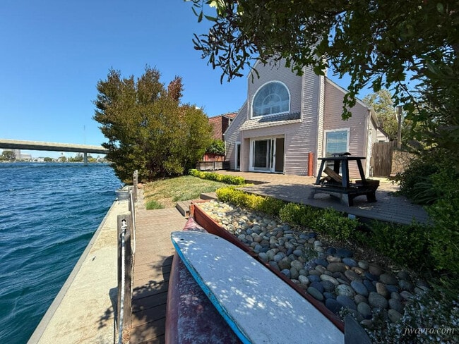 Foto del edificio - 606 Bridgeport Ln