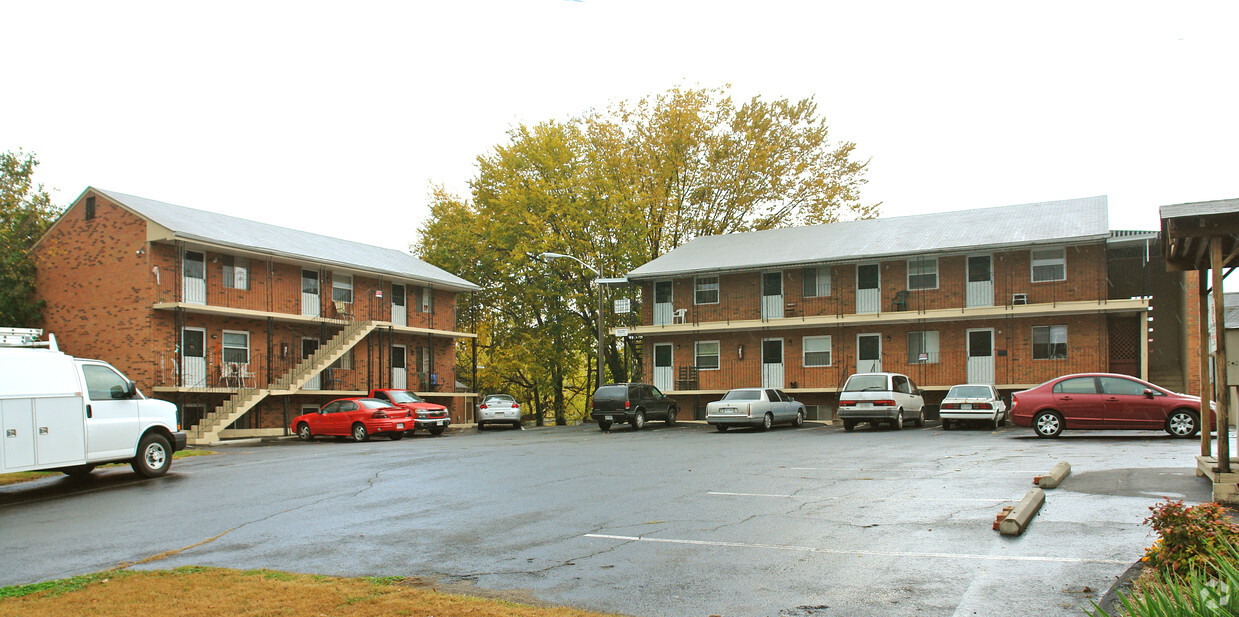 Primary Photo - Jefferson Clark Apartments
