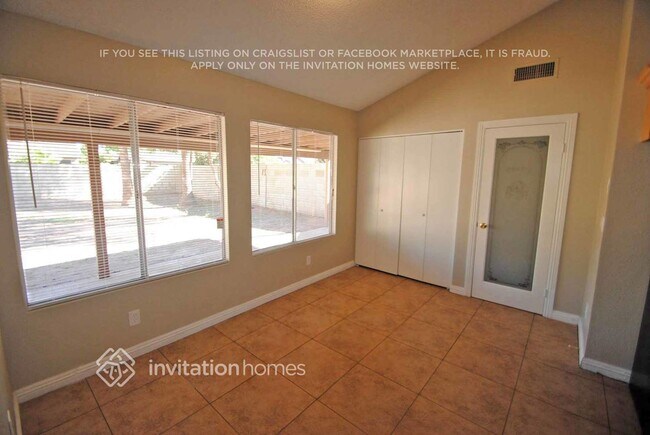 Foto del edificio - 5520 W Joan De Arc Ave