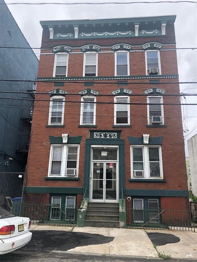 53 Washburn St Unit 5, Jersey City, NJ 07306 Condo for Rent in Jersey