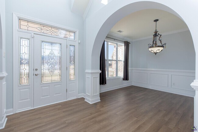 Building Photo - 100 Montview Way