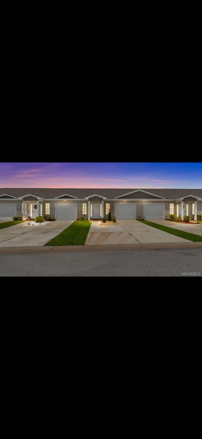 Building Photo - 111 Jasmine Cir
