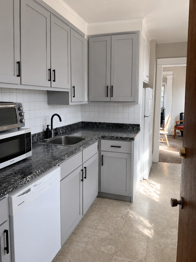 Foto del edificio - 816-818 University Ave SE