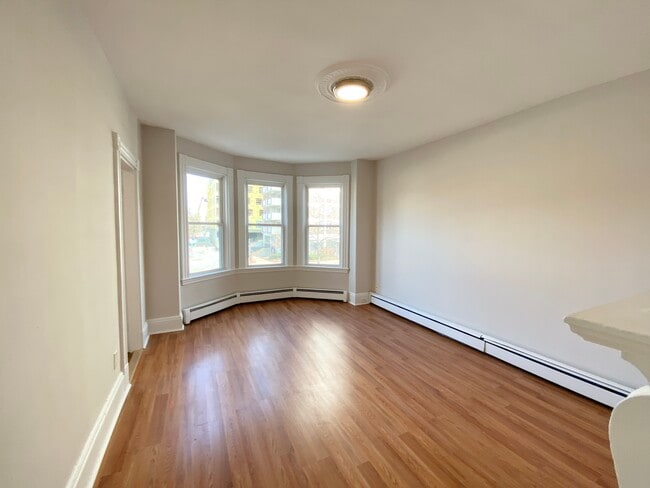 Foto del edificio - 1576 Tremont St