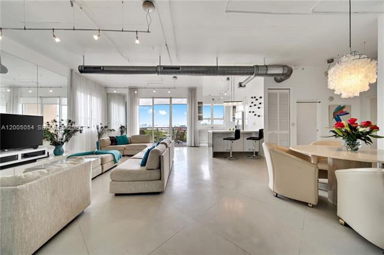 Photo - 2001 Biscayne Blvd # 2520 (A12005054)