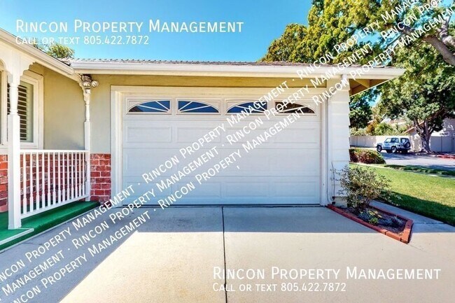 Building Photo - Available October 3rd *3 Bedrooms/2 Baths*...