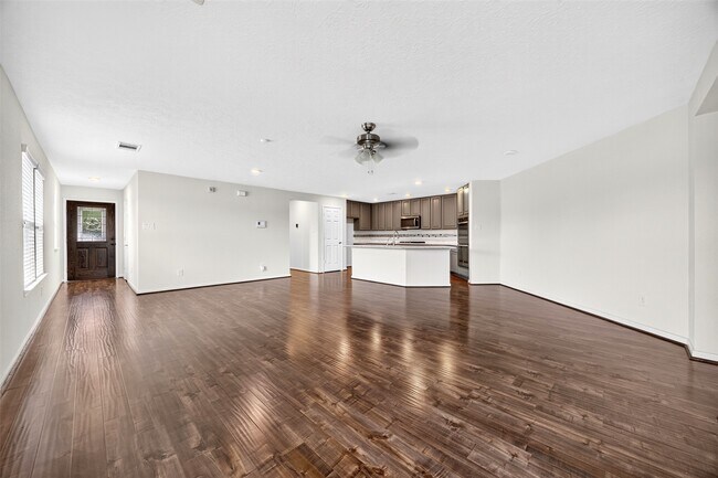 Building Photo - 5202 Pine Forest Ridge St
