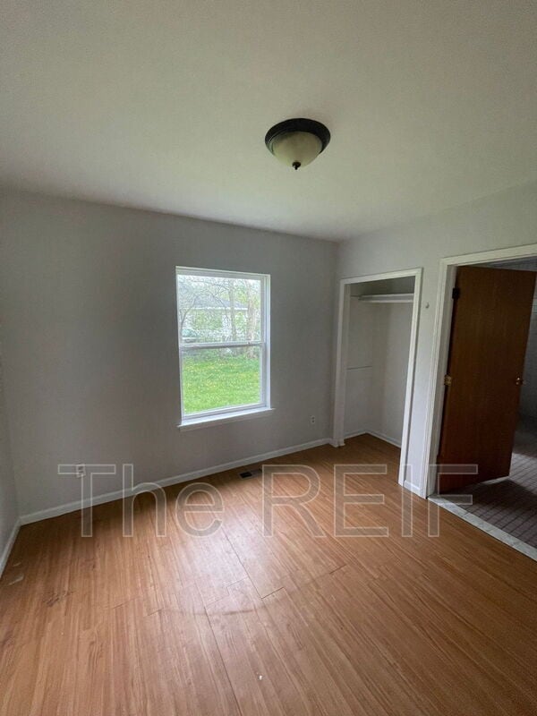 Building Photo - 1082 W Juliah Ave