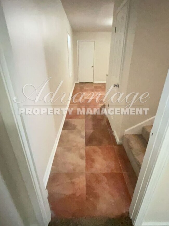 Foto del edificio - Newly Renovated Home In Castle Heights - 1...