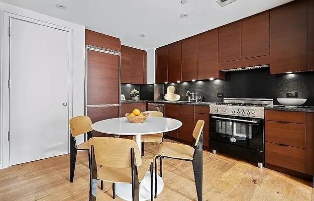 Primary Photo - 540 W 28th St