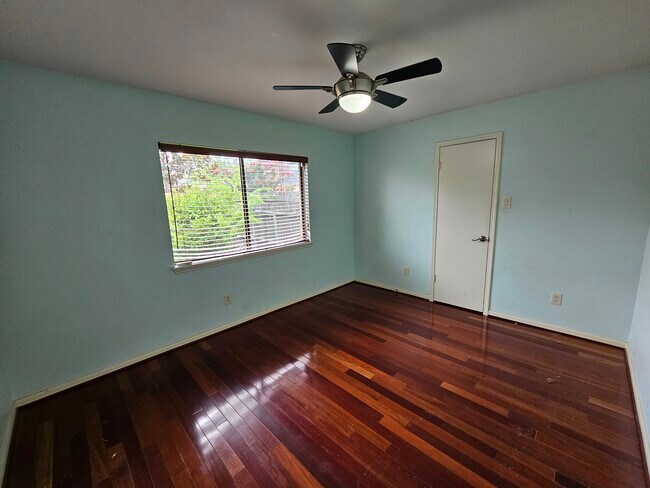 Foto del edificio - 12103 Ella Lee Ln