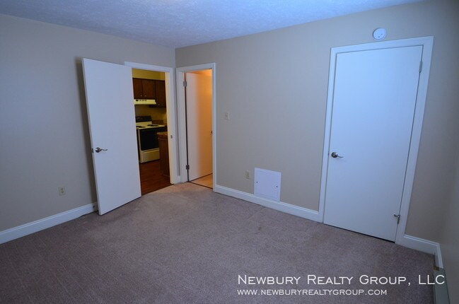 Building Photo - Sunbury Estates