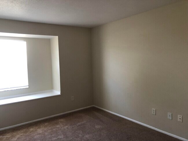 Foto del edificio - 3134 Edgewood Dr NE