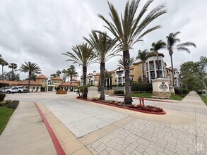 Building Photo - 2220 Camino De La Reina